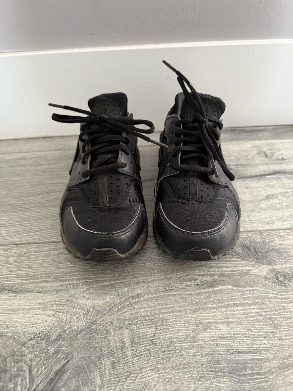 Nike Women's Black Athletic Sneakers
